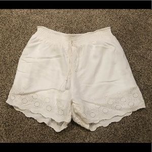NWT Francesca’s White Shorts Medium